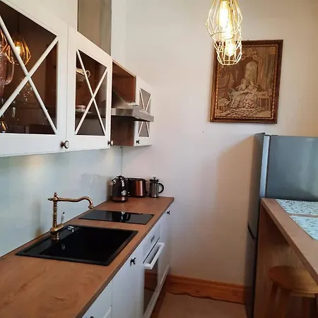 Armas Siseouega Kesklinnakorter, Esplanaadi Tn. Appartement Pärnu