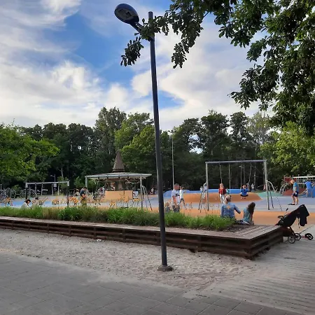 Armas Siseouega Kesklinnakorter, Esplanaadi Tn. Apartman Pärnu